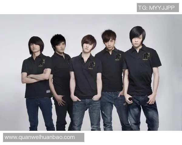 足球巨星与美女缘起：明星爱情故事背后的真实与纷争